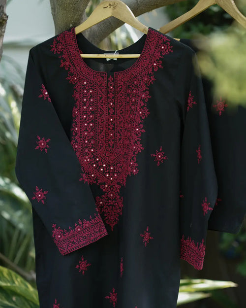 Aaina Black & Maroon