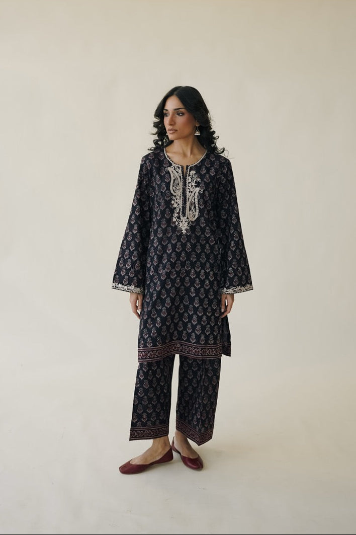 Abeer Ajrak 2 Pc Suit
