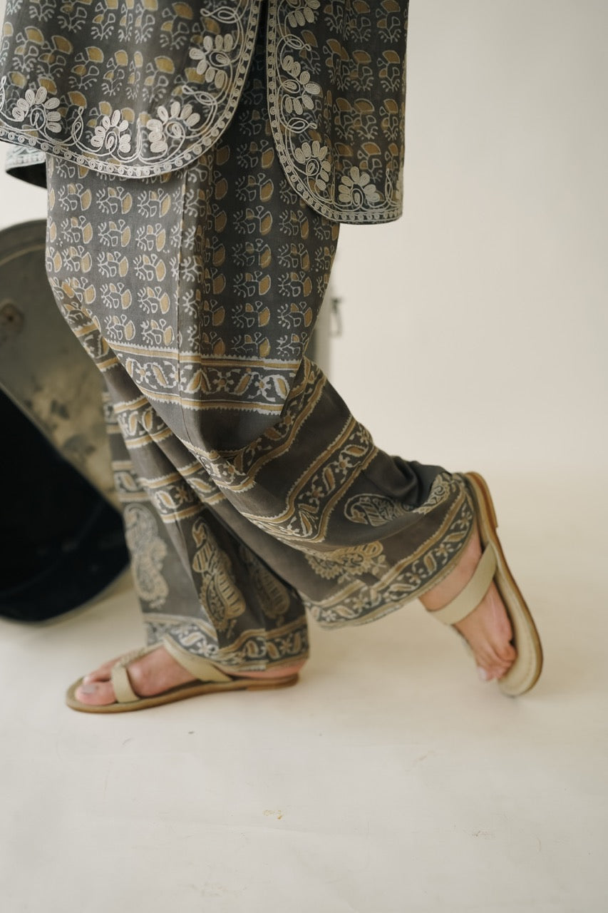 Kohra Ajrak 2 Pc Suit