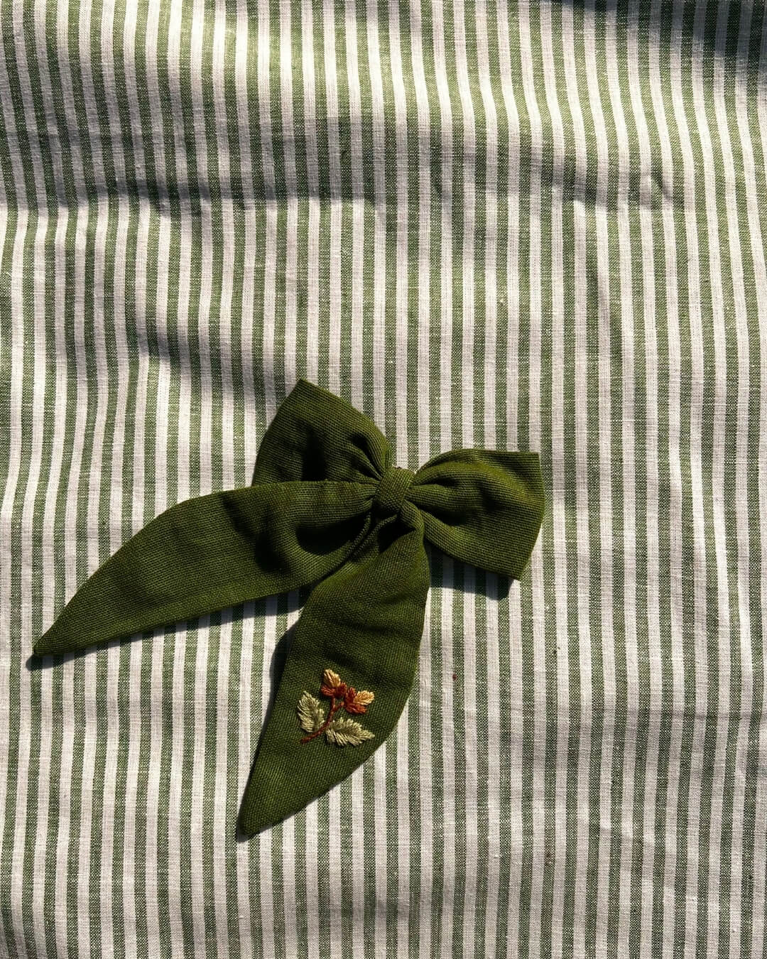 Embroidered Chestnut Bow