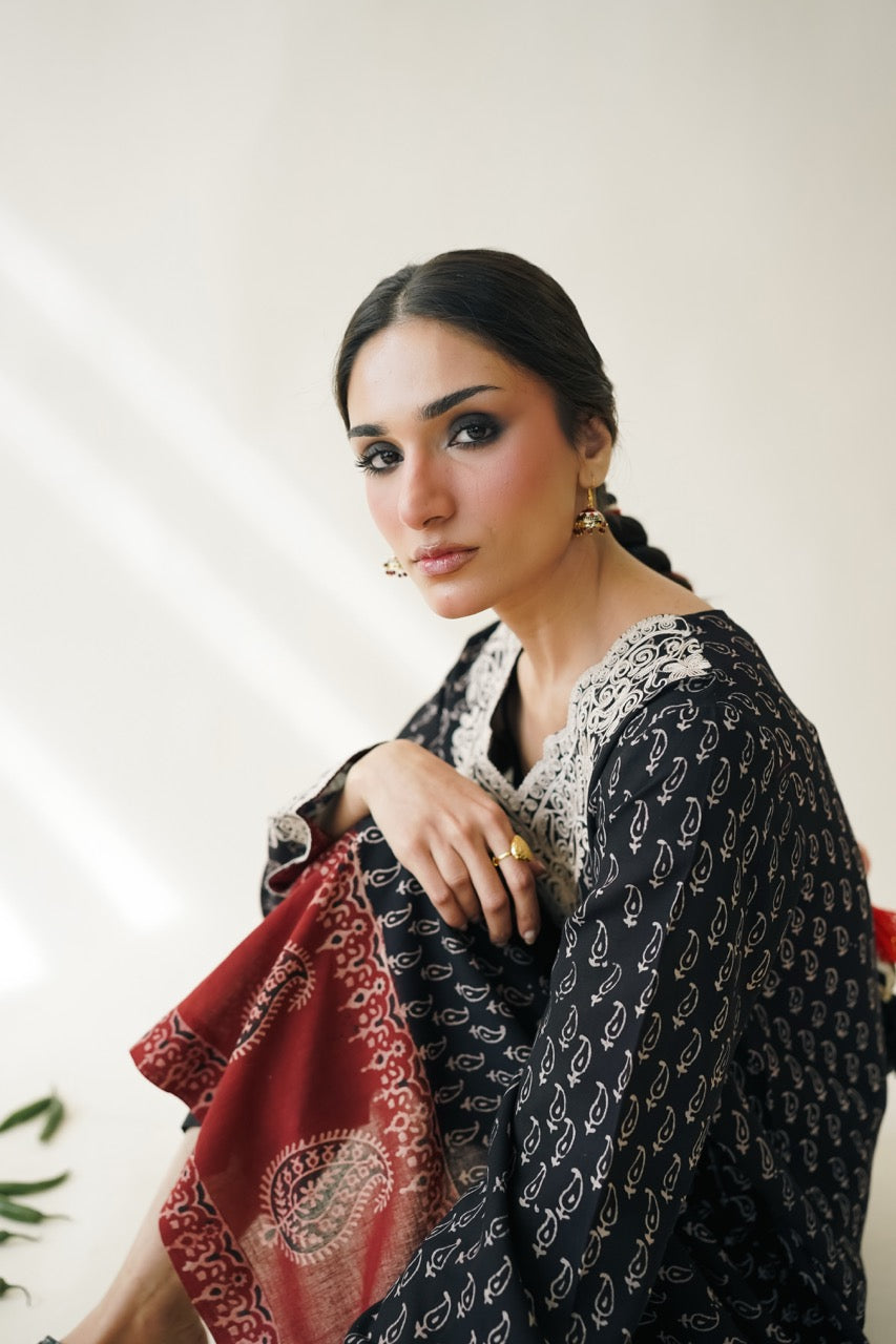 Raaz Ajrak 2 Pc Suit