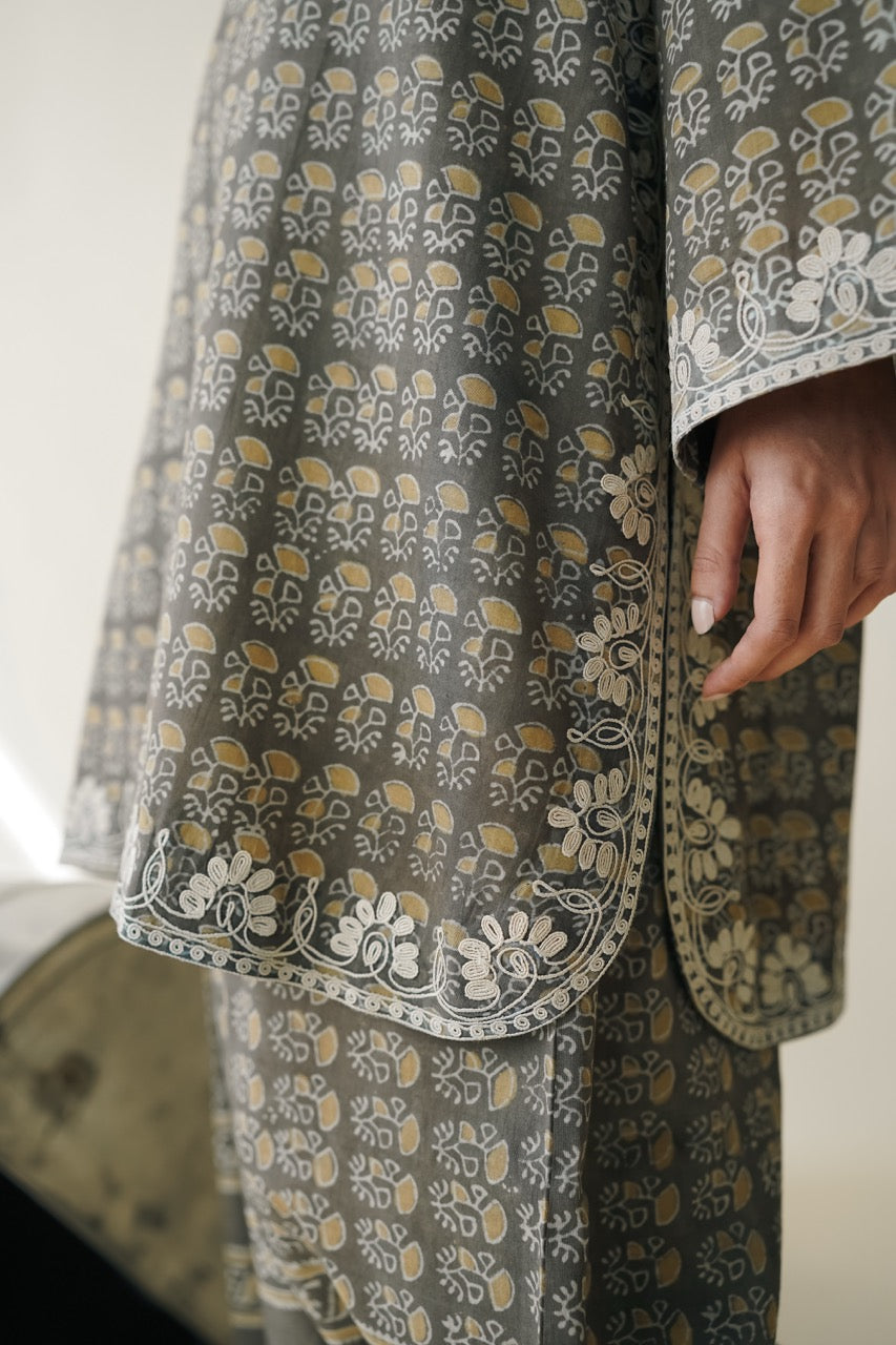 Kohra Ajrak 2 Pc Suit
