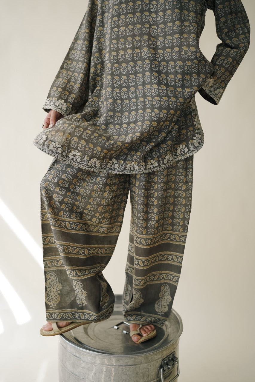 Kohra Ajrak 2 Pc Suit
