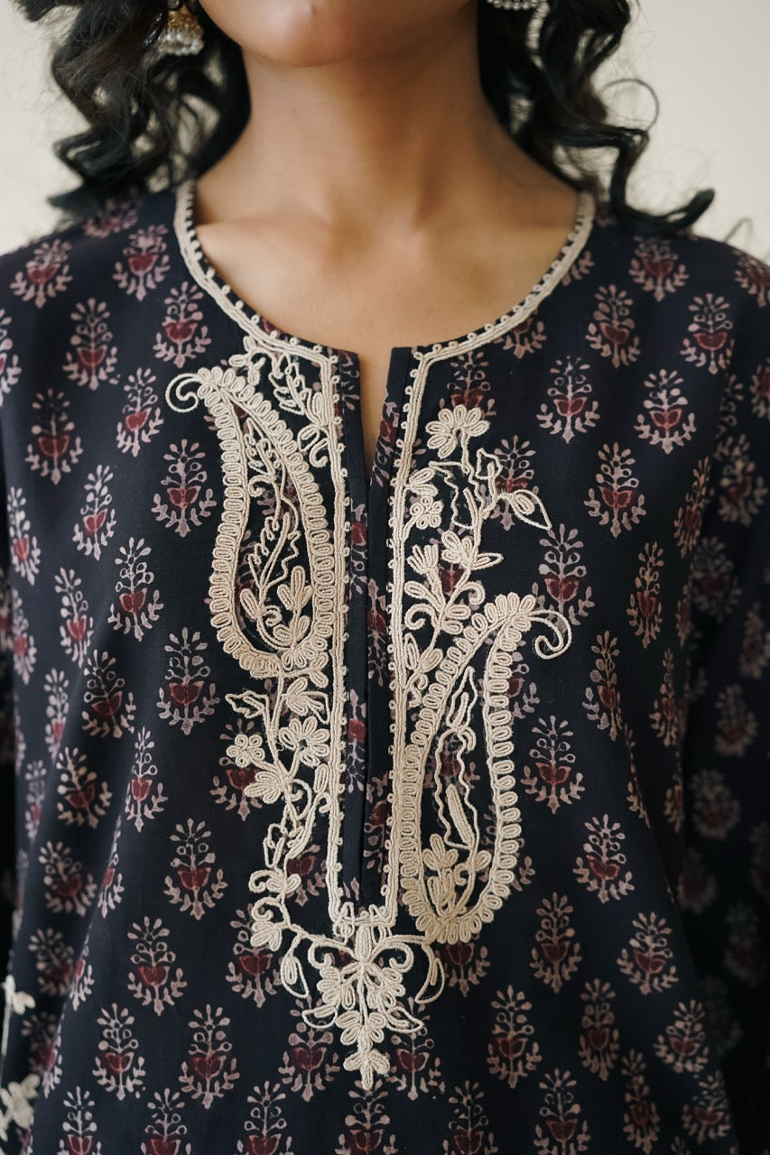 Abeer Ajrak 2 Pc Suit
