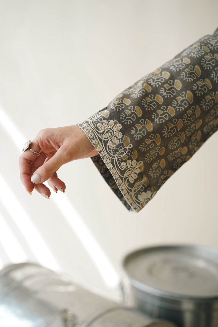 Kohra Ajrak 2 Pc Suit