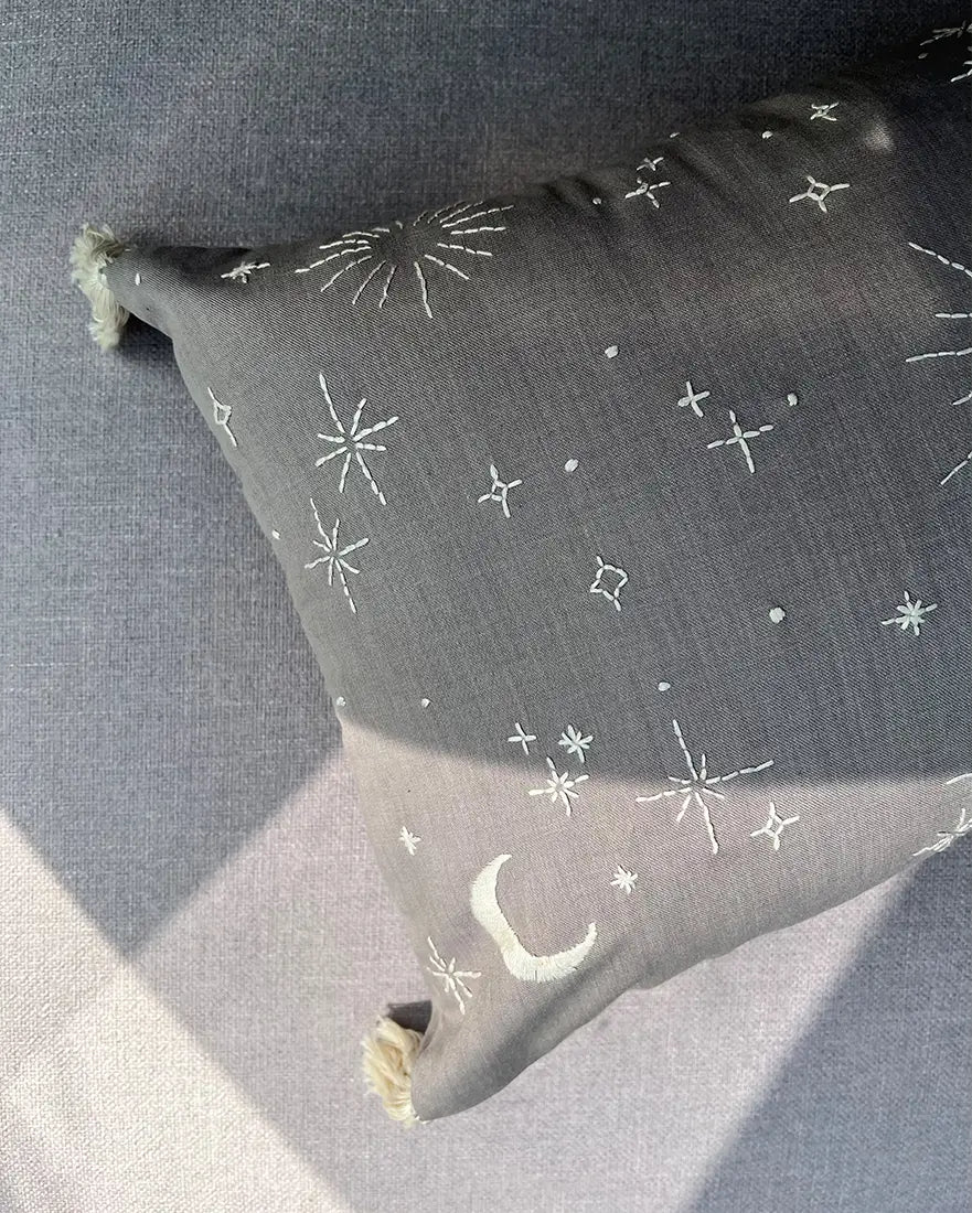 Mah-e-Noor Cushion