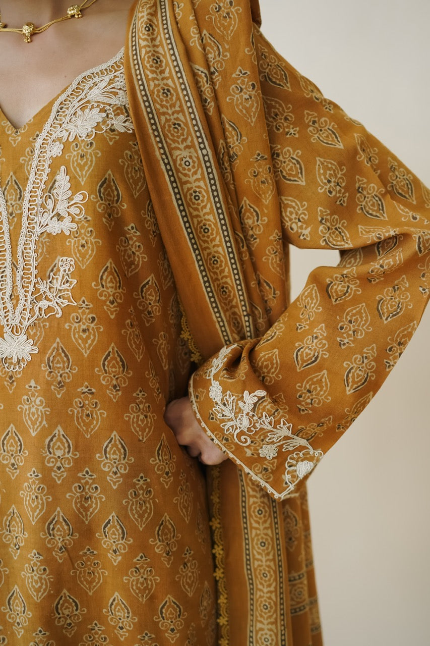 Zarr Ajrak 2 Pc Suit