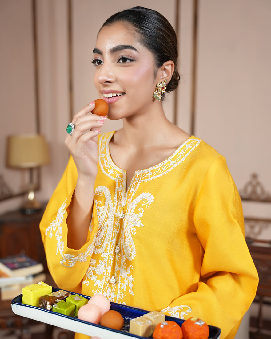Laleh yellow Suit