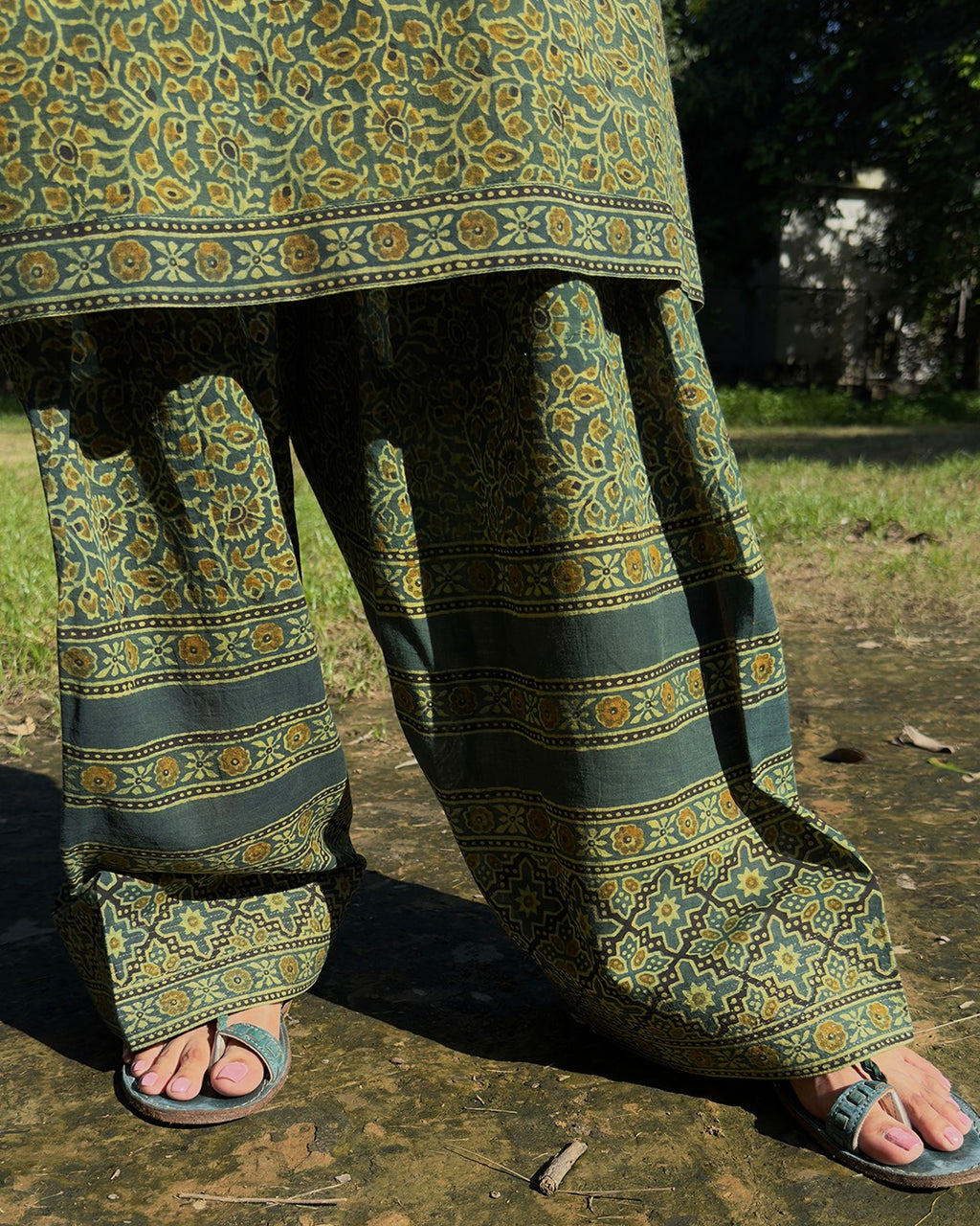 Rukhsaar Farshi Shalwar 2 pc