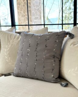 Pashmkaar square cushion