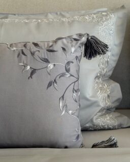 Pashm Rectangular cushion